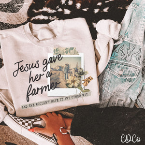 Jesus Gave Her a Farmer 5152 DTF